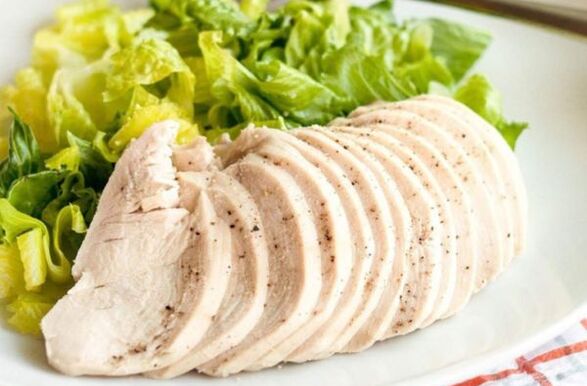 Boiled chicken is rich in protein and is great for the Japanese diet. 