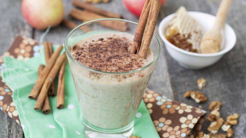 kefir drink with cinnamon for drinking diet